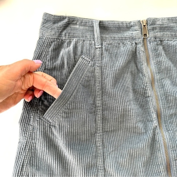 American Eagle high-rise a-line  mini skirt, in 💯 cotton corduroy - Picture 6 of 11